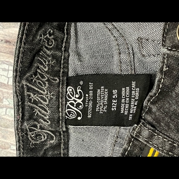 3️⃣/$15! BG denim shorts 5/6 - Picture 3 of 4